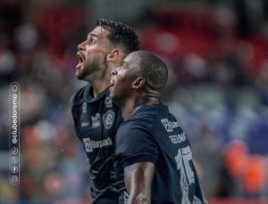 Vizeu e Adaílton comemoram vitória - Crédito: Samara Miranda/Ascom