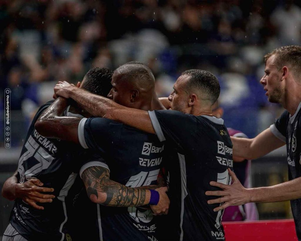 Jogadores comemoram triunfo diante do Santa Rosa - Crédito: Samara Miranda/Ascom