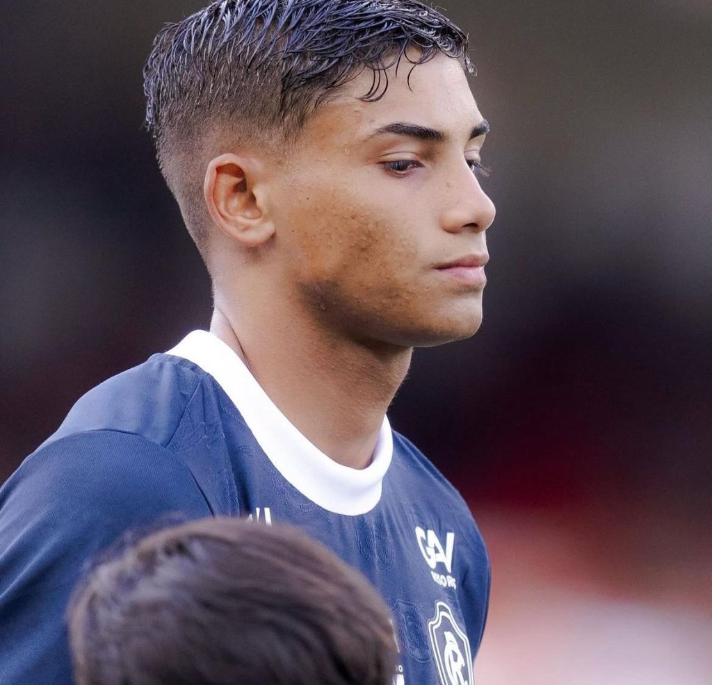 Jogador atuando com a camisa do Leão - Crédito: Reprodução/Redes sociais do jogador