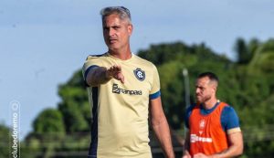 Rodrigo Santana é o técnico azulino - Crédito: Samara Miranda/Ascom