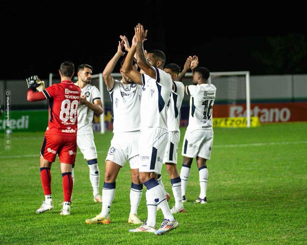 Equipe comemora classificação - Crédito: Samara Miranda/Ascom