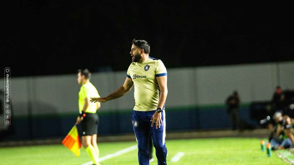 Neto Pajola comandou o time diante do GAS - Crédito: Samara Miranda/Ascom