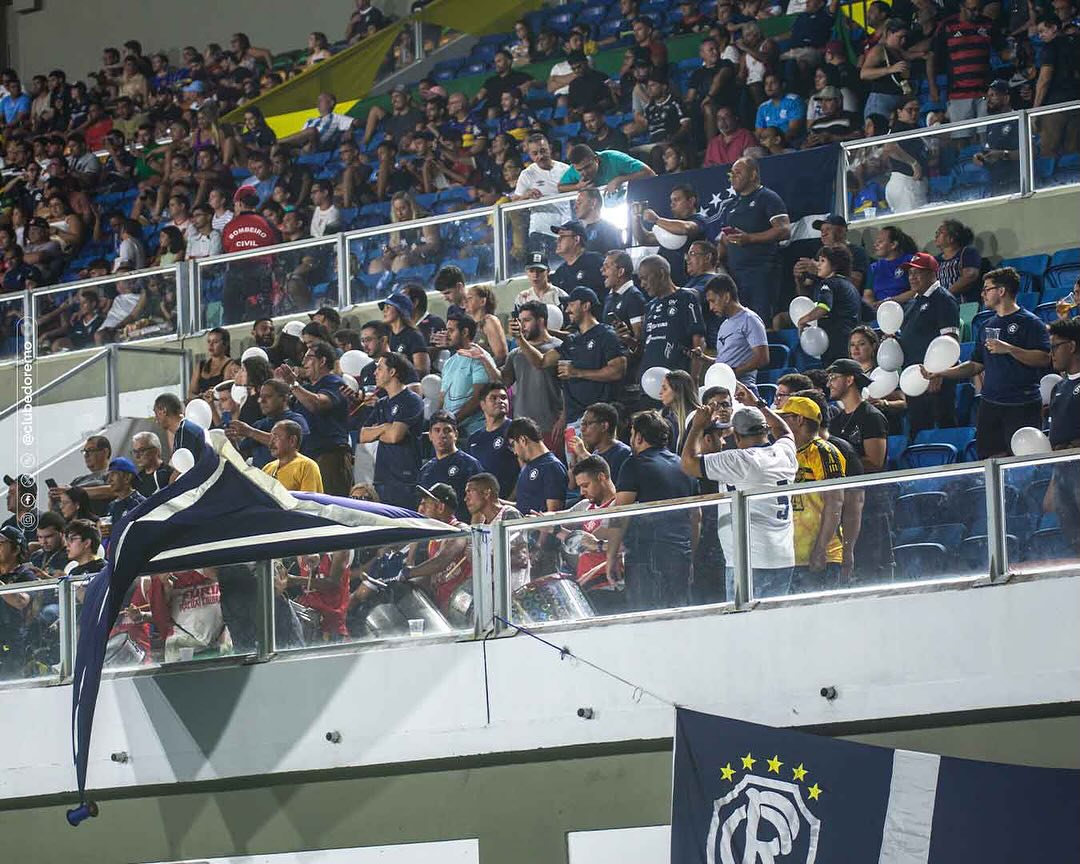Torcedores do Remo reagem no X após empate contra o Goiás