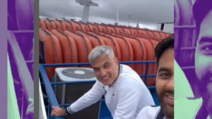Rodrigo Santana no barco rumo a Cametá