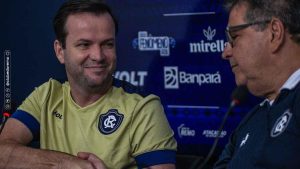 Daniel Paulista e o presidente Antônio Carlos Teixeira em coletiva - Crédito: Samara Miranda/Ascom