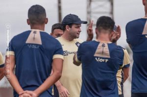 Daniel Paulista e elenco azulino - Crédito: Samara Miranda/Remo
