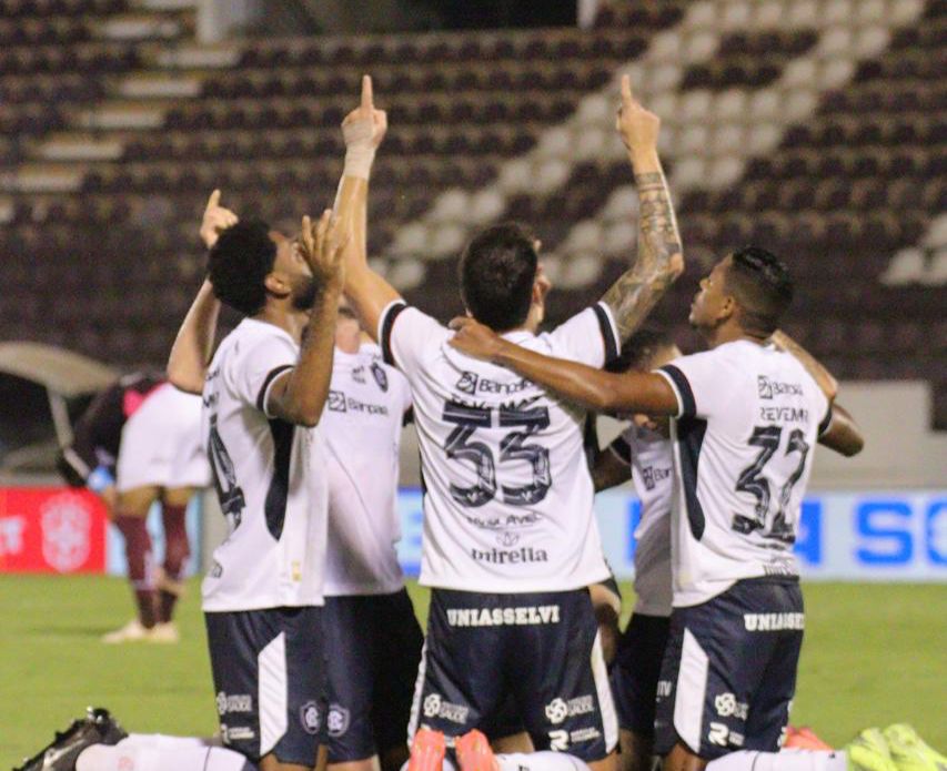 Jogadores do Remo comemorando gol azulino - Crédito: Luis Carlos/Ascom