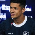 Camutanga em sua primeira entrevista coletiva pelo Leão - Crédito: Samara Miranda/Remo