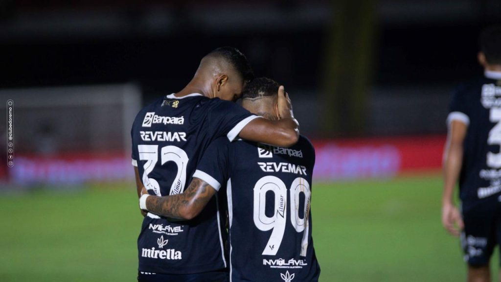 Jogadores atuando diante do Botafogo-SP - Crédito: Samara Miranda/Remo
