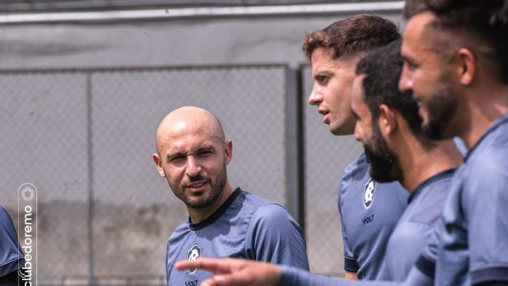 Jogadores no treino deste domingo - Crédito: Samara Miranda/Ascom